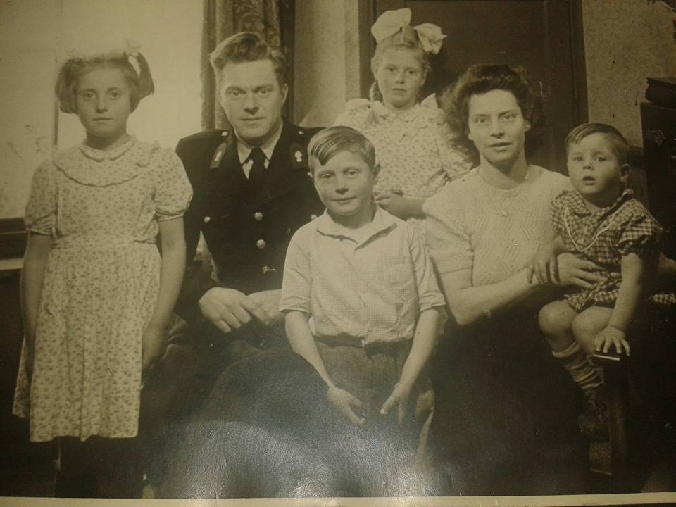 Klik voor foto in apart venster foto_gezin_de_groot-bos.jpg